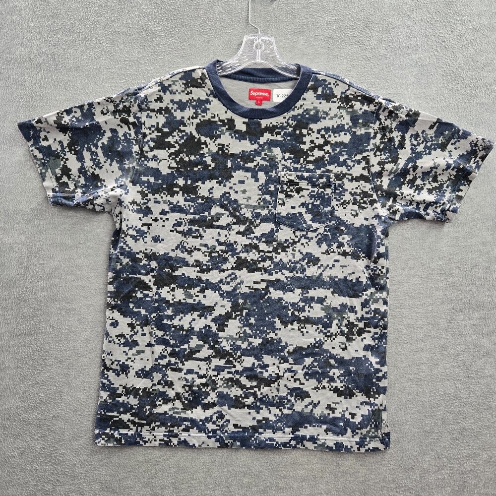 Supreme Men Shirt Large Digital Camo Logo Short Sleeve Pocket Tee